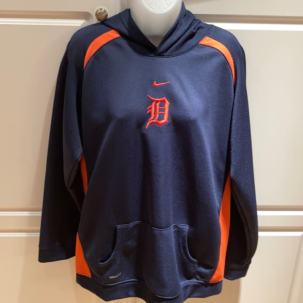 EUC Nike Detroit Tigers hooded shirt. Youth XL.
